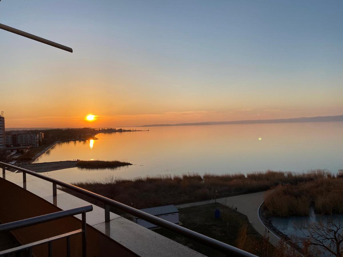 Myflat Club 218 Golden Beach Wellness Apartment Siofok Dış mekan fotoğraf